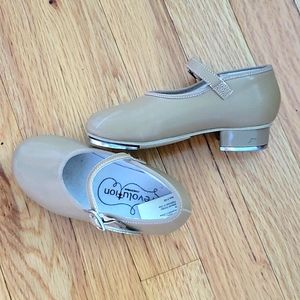 Nude Revolution Tap Shoes size 11 toddler